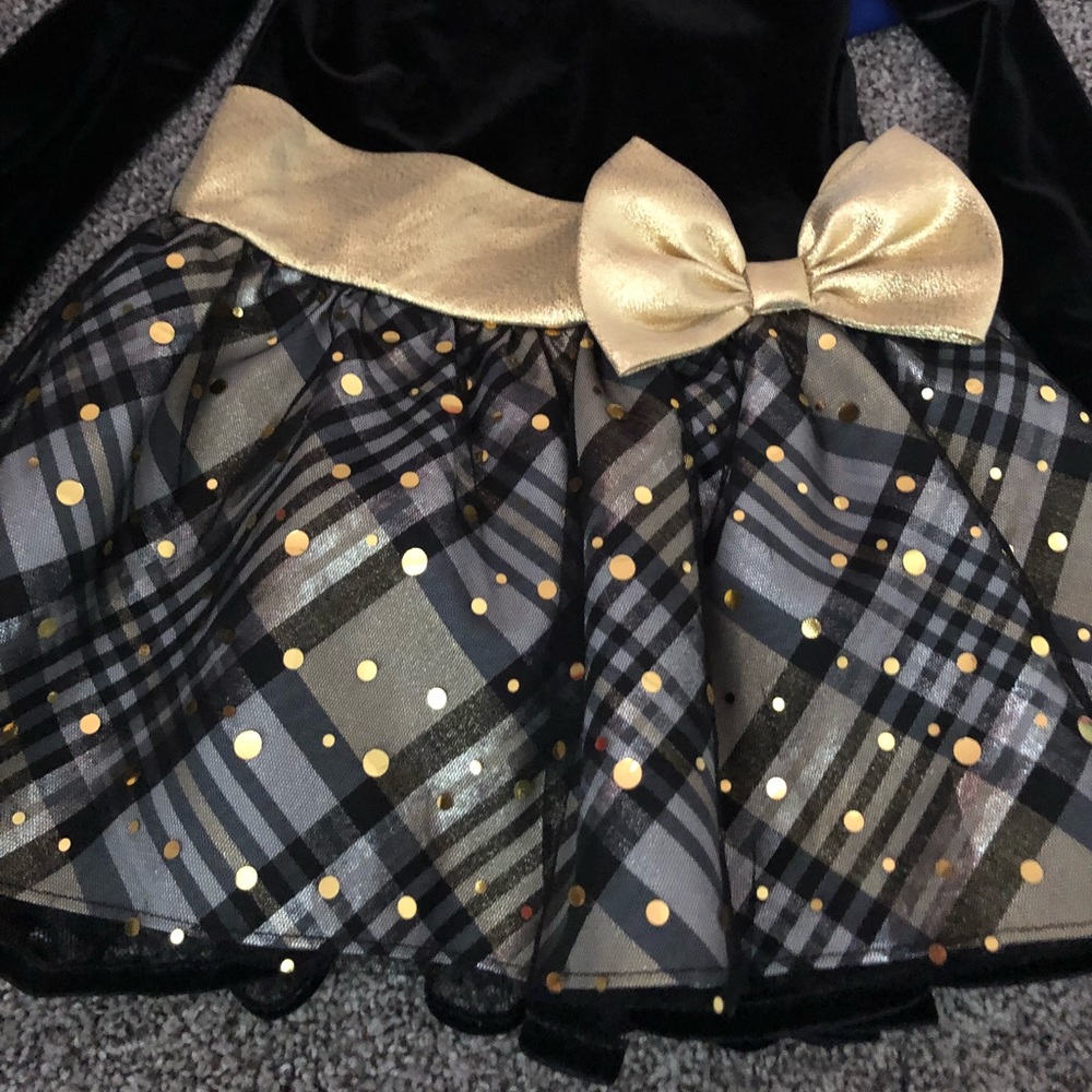 Long sleeve velvet dress